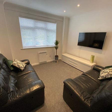 Modern 2 Bedroom Apartment, With Car Parking. Bitton エクステリア 写真