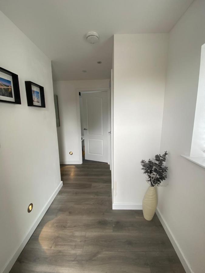 Modern 2 Bedroom Apartment, With Car Parking. Bitton エクステリア 写真
